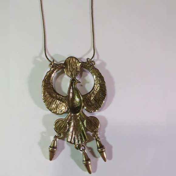 📍Vintage Large Egyptian Falcon Bird Antique Gold W/ Red Coral Pendant On Chain - Picture 5 of 8